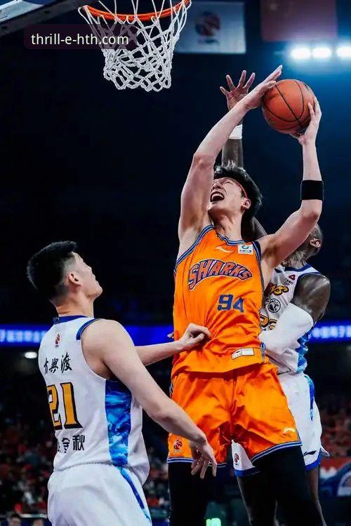 hth华体会官方平台 如何解读上海男篮的12连胜?一场比赛揭示的冠军相与平台价值